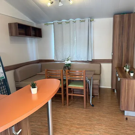Mobilhome Novela La Nouvelle Κάμπινγκ